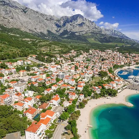 Skalinada, 8 Persons, Private Pool, * Baška Voda
