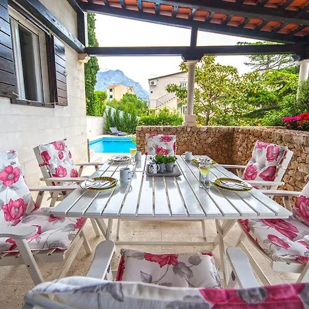 Skalinada, 8 Persons, Private Pool, Baška Voda