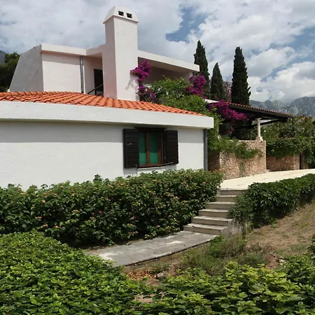 Skalinada, 8 Persons, Private Pool, Villa Baška Voda