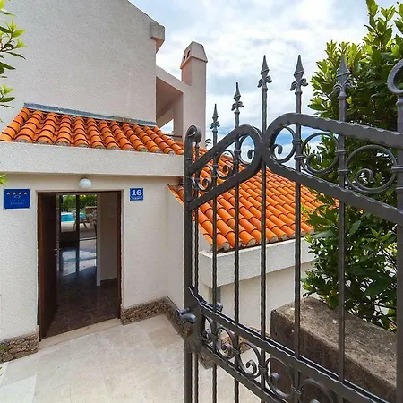 Skalinada - Pool, Sea View & Private Path To I באסקה וודה
