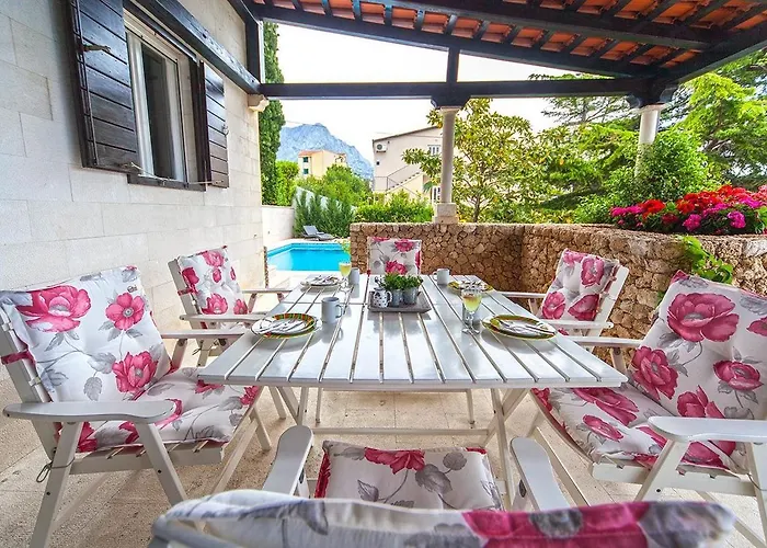 Skalinada, 8 Persons, Private Pool, Baška Voda